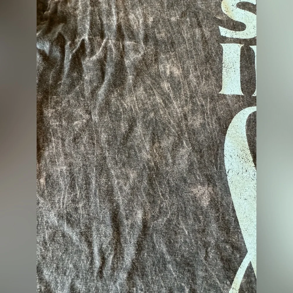 A perfect vintage style tee! - Picture 3 of 5